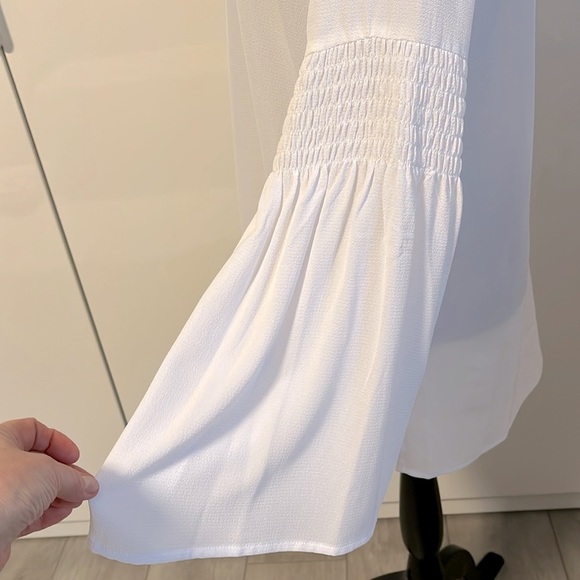 MICHAEL KORS NWOT Long Bell Smock Detail Sleeve White Blouse, Size M - Picture 4 of 11